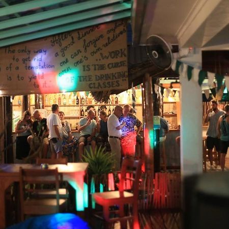 Happy Bay Hotel Weligama Buitenkant foto