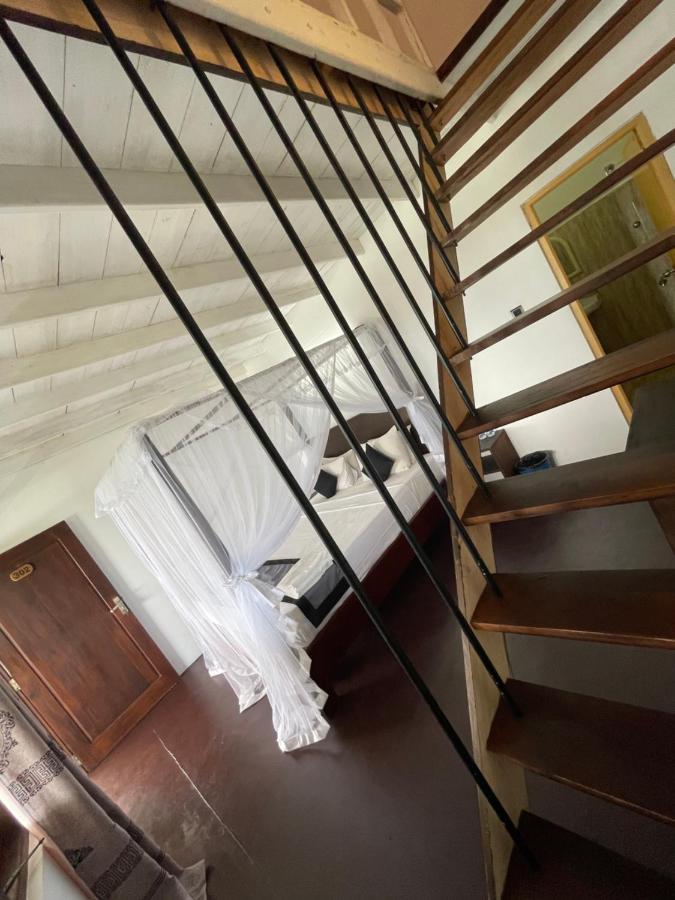 Happy Bay Hotel Weligama Buitenkant foto