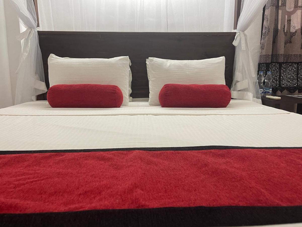Happy Bay Hotel Weligama Buitenkant foto