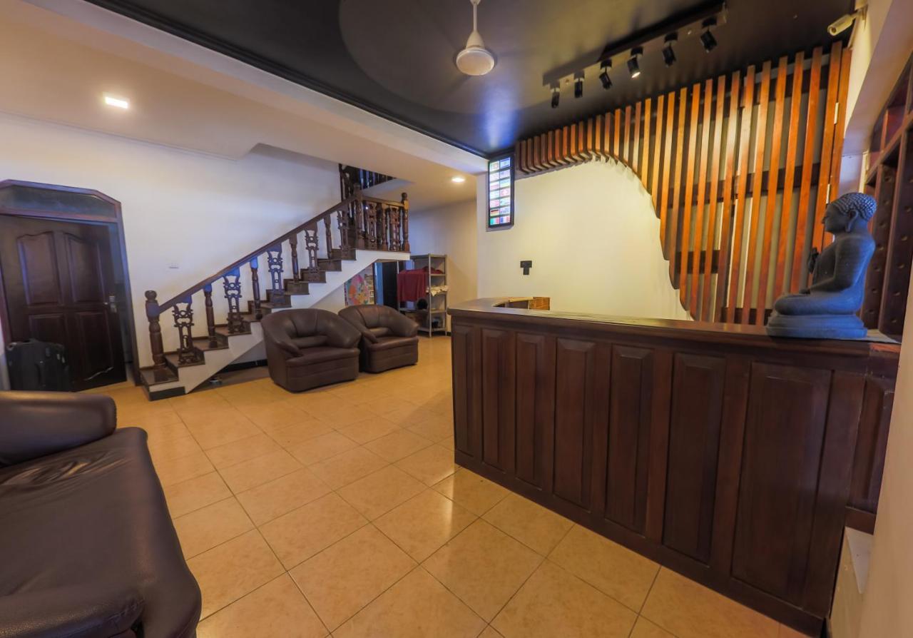 Happy Bay Hotel Weligama Buitenkant foto