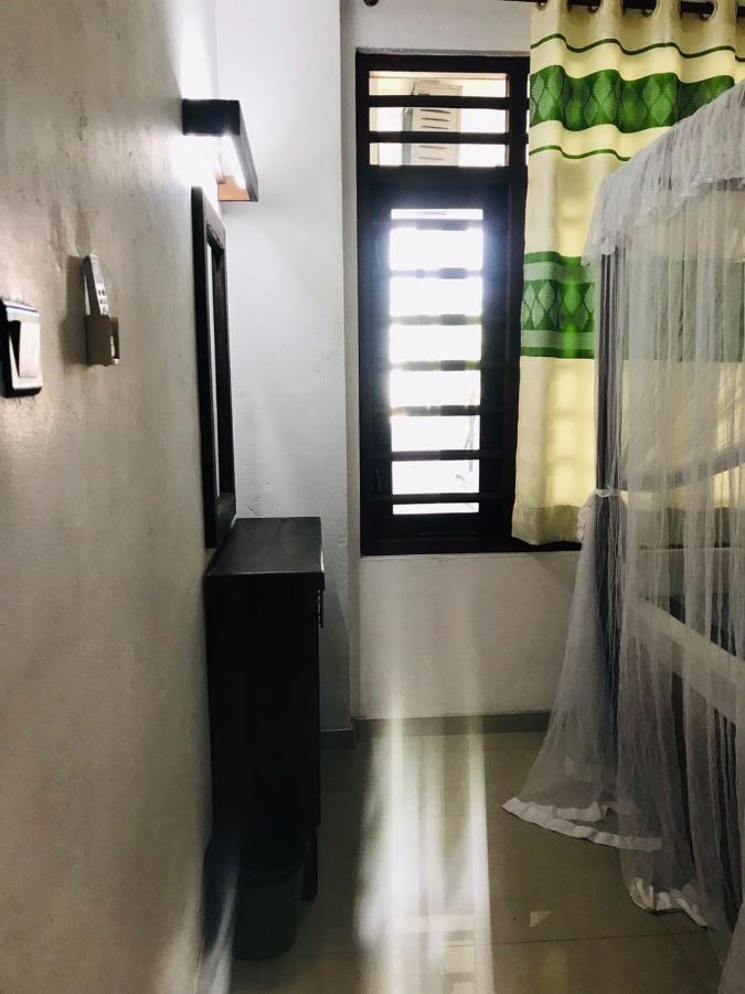 Happy Bay Hotel Weligama Buitenkant foto